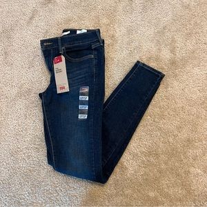 Levi’s 710 super skinny jeans